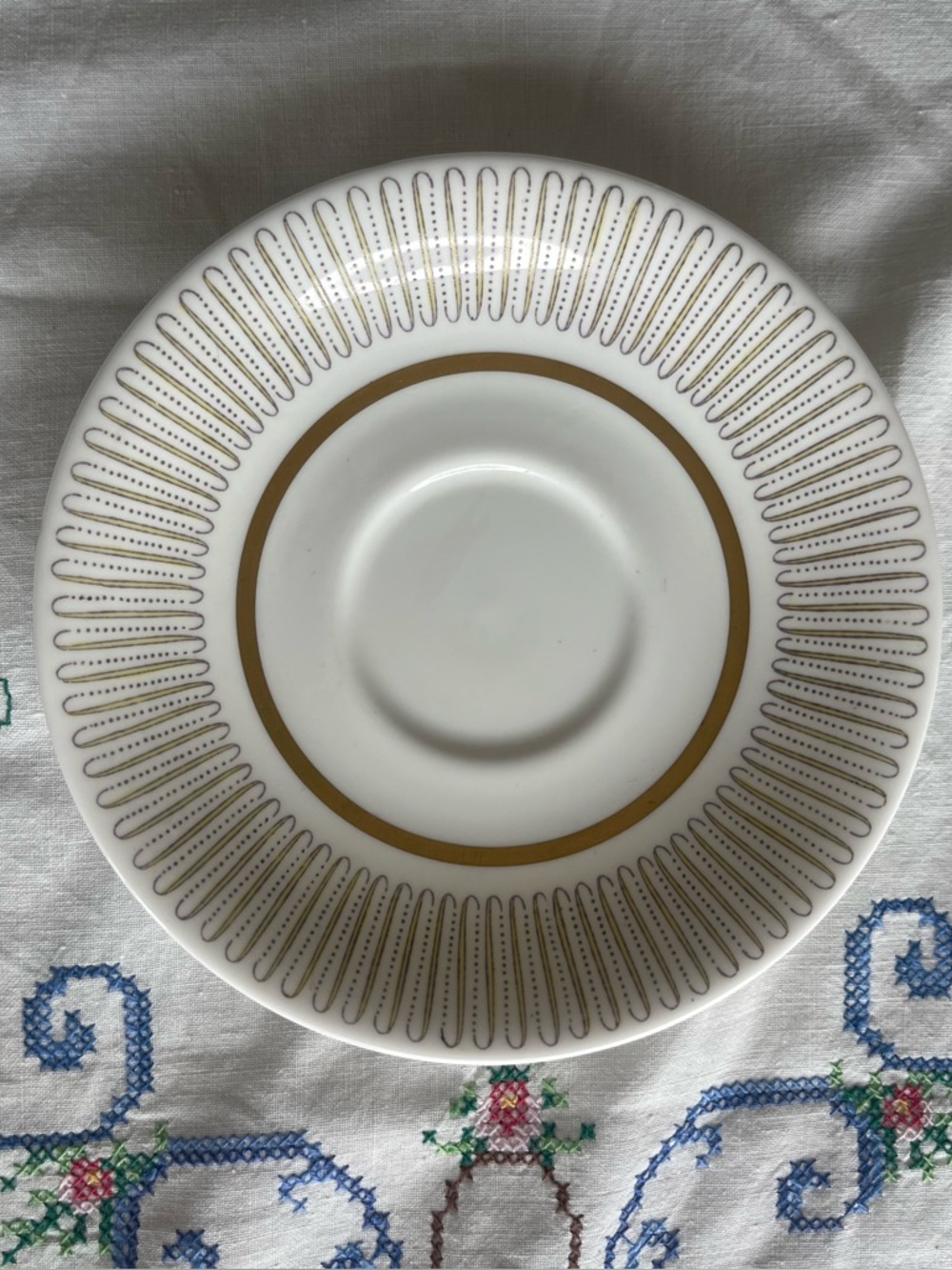 Vintage 1950’s Royal Albert Bone China Capri Design 5 1/2” Tea Cup Saucer